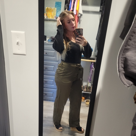 Meet your Posher - Picture 4 of 5